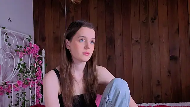 BritneySabeiha's cam snapshot