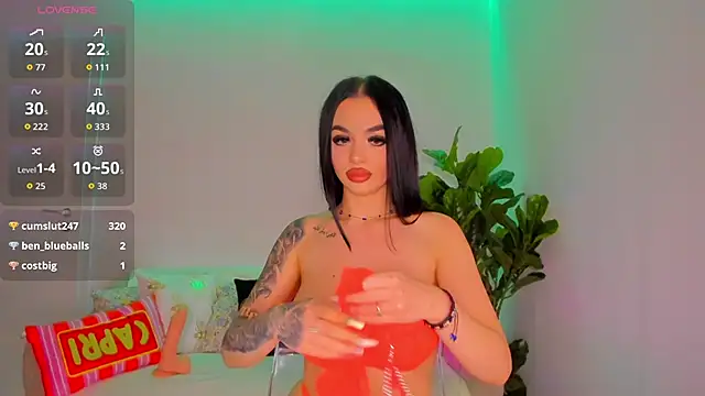 TiaBelle live sex cam