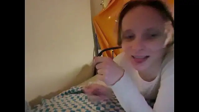 MikkyMoony's cam snapshot