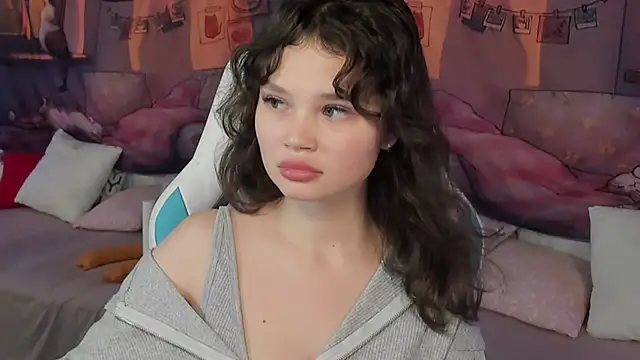 EmilyChaves's cam snapshot