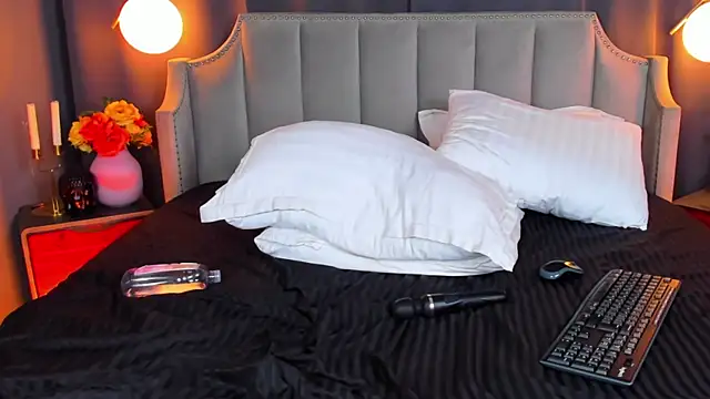 AdoraLynn live sex cam