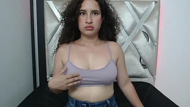 britanyy_brownss's cam snapshot