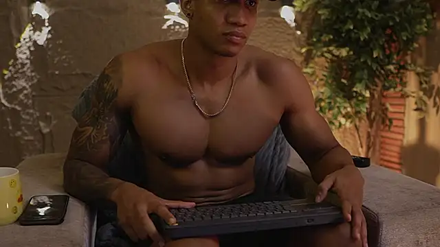 Logan_Varela live sex cam