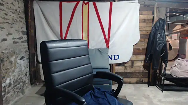 Newfiesausage1972 live sex cam