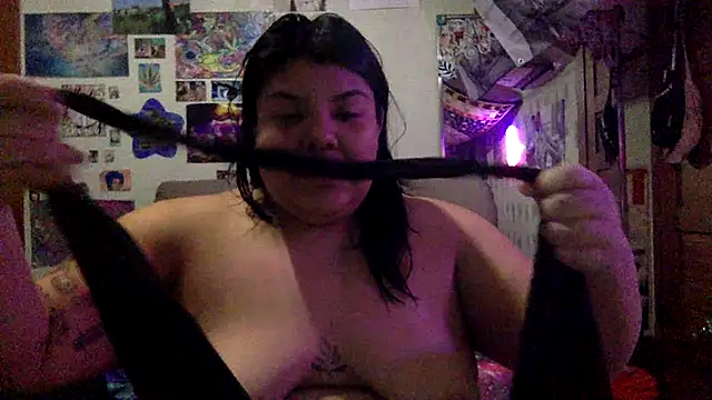 annoyedputa's cam snapshot