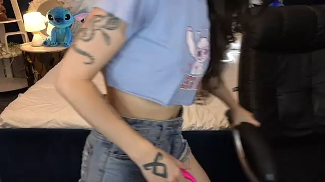 BabyFlowerr's cam snapshot