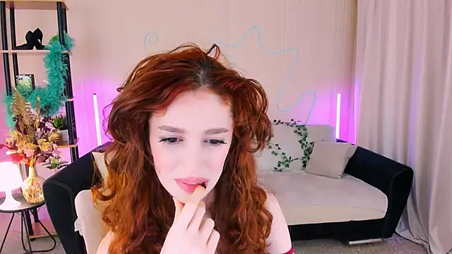 ChristinaConteeree's cam snapshot