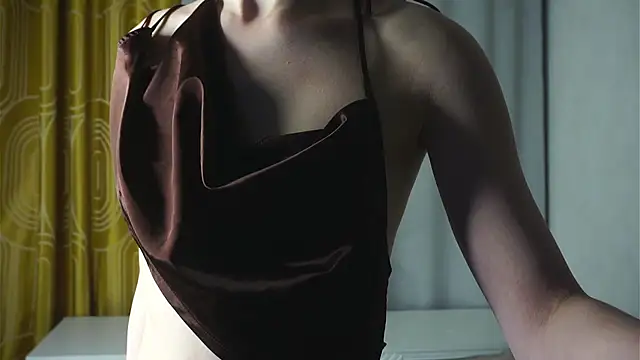 YvonneBou live sex cam