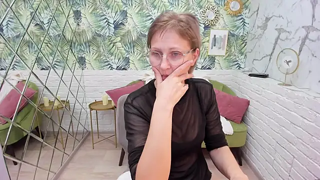 Paris_Cherry's cam snapshot