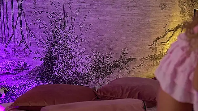 YamiraKim live sex cam