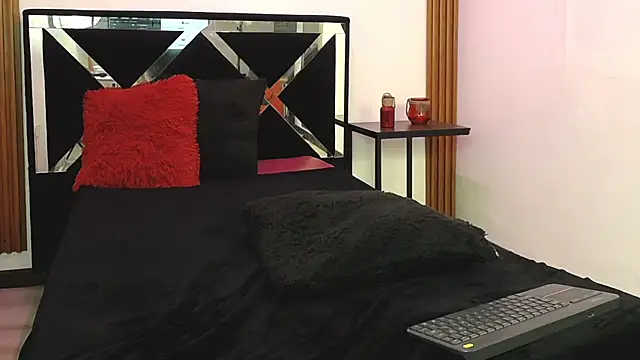 FELINEXOXO live sex cam