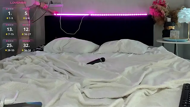 Esme_Runn live sex cam