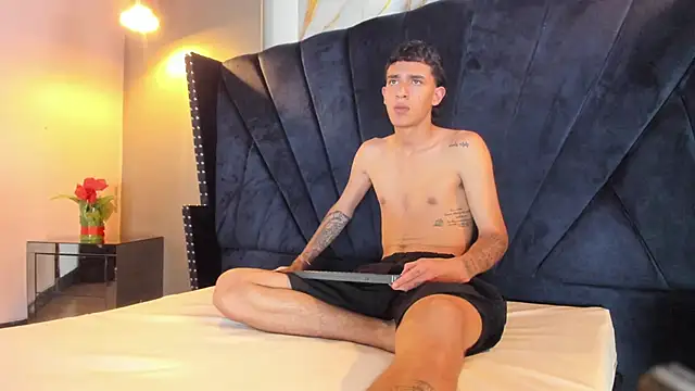 Xanderr_owen2 live sex cam