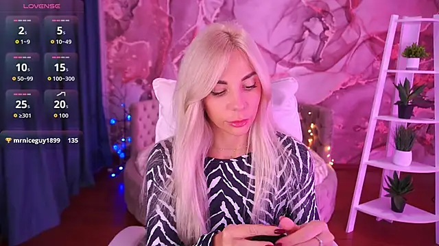 BellaRayyy's cam snapshot