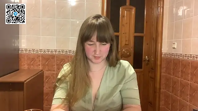 MaroonMoon_'s cam snapshot