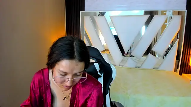 Linda4Petite's cam snapshot