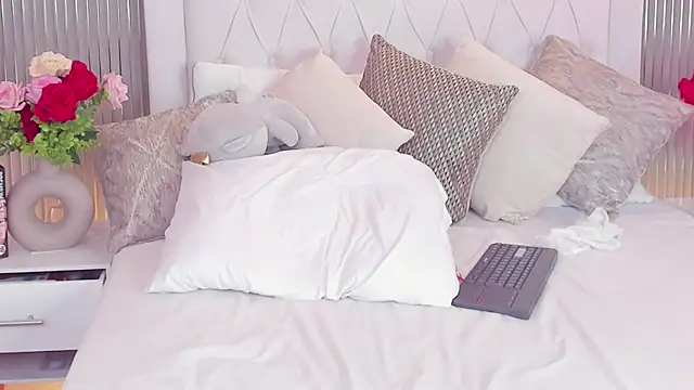 MelodySweetHoney's cam snapshot