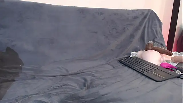 ammy_collins@xh's cam snapshot