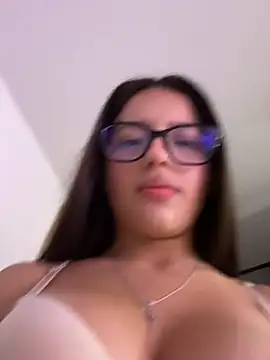 Sofia18_pinkk's cam snapshot