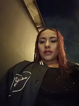 Emilyy-18's cam snapshot