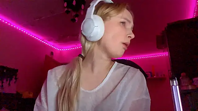 KarinRobertson's cam snapshot