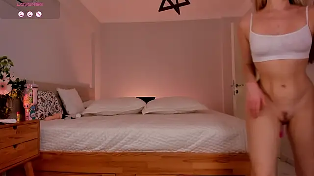 Miya_Nika live sex cam