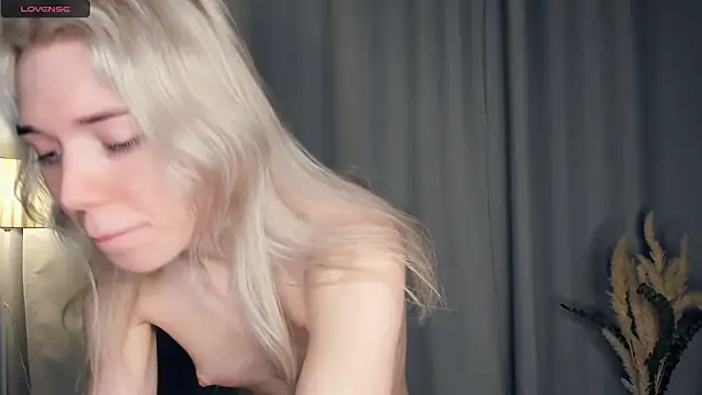 DianeHonnette's cam snapshot