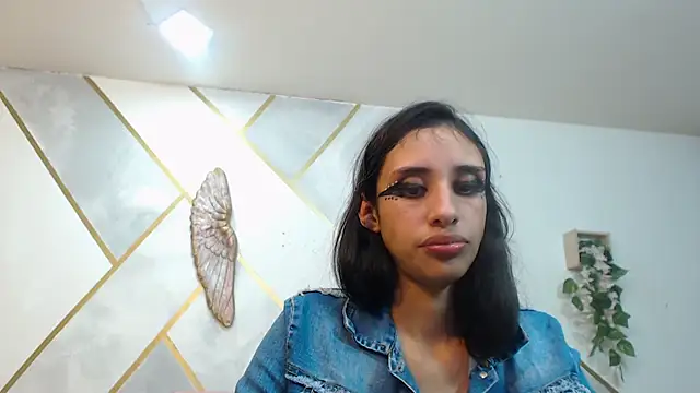 RoxanaCyrano_'s cam snapshot