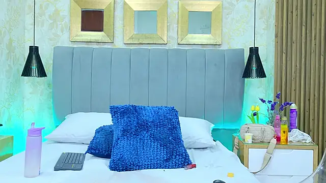 Tifany_boobsgb's cam snapshot