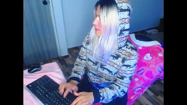 mystica_25's cam snapshot