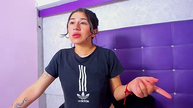 LeaMoreau22's cam snapshot