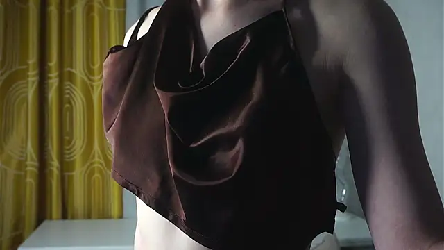 YvonneBou's cam snapshot