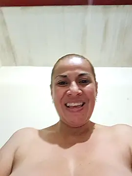 Zaralu_'s cam snapshot