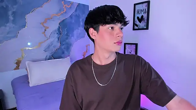 Isaac_Kurtt's cam snapshot