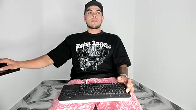 mikee_scooth's cam snapshot