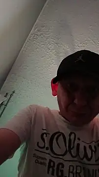 Tom4Womans's cam snapshot