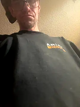 johnyupinya's cam snapshot