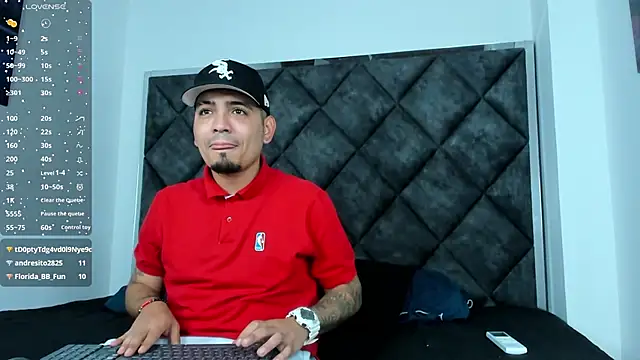 OwenStonne_'s cam snapshot