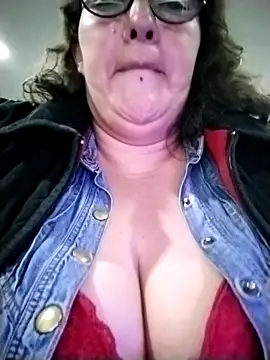 -saraqueen-'s cam snapshot