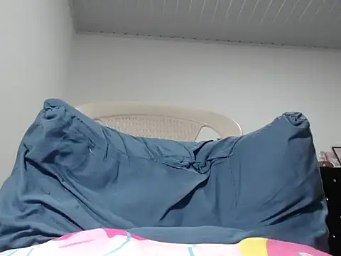 pamelabigcock69 live sex cam