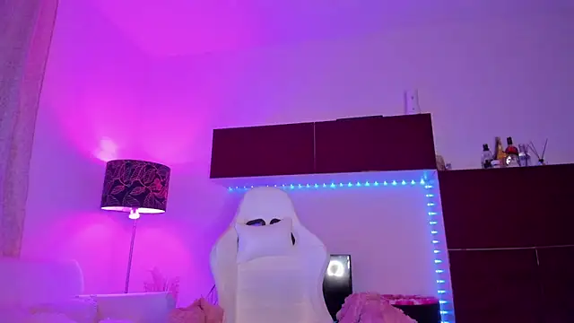 SerraVondeee's cam snapshot