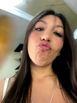 MiaJones21 live sex cam