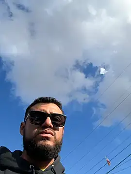 Ozzy420_ live sex cam