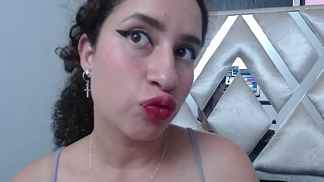 britanyy_brownss's cam snapshot