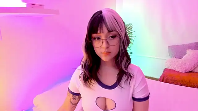 Gloomydoll's cam snapshot