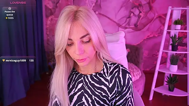 BellaRayyy's cam snapshot