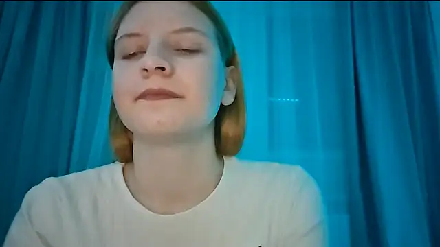 LynteriLain's cam snapshot