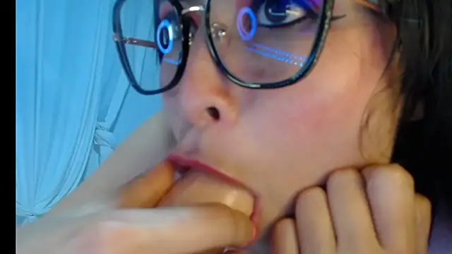 Alexandrasaenz's cam snapshot