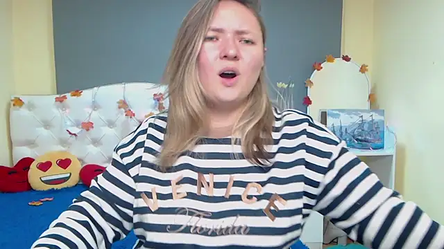 SallyVerda's cam snapshot