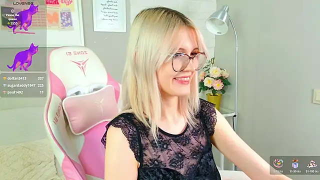 NellieLoyns's cam snapshot